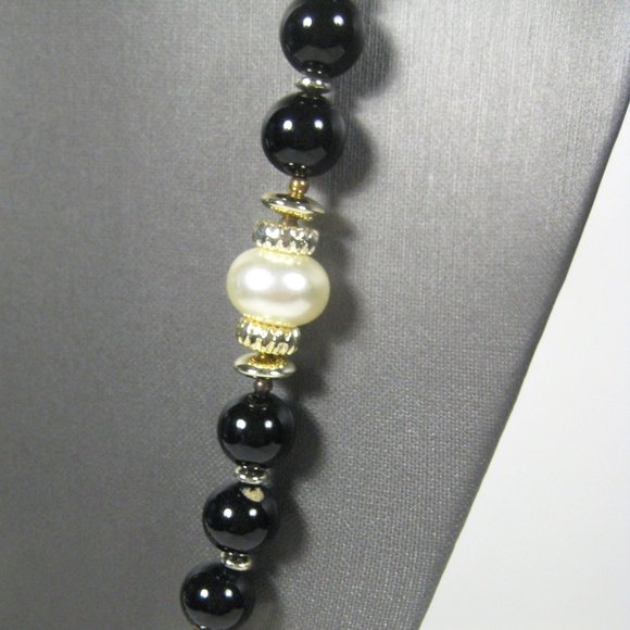 Necklace Black Plastic Beaded 31 inch Vintage Strand Imitation Pearl Jewelry - Picture 4 of 9